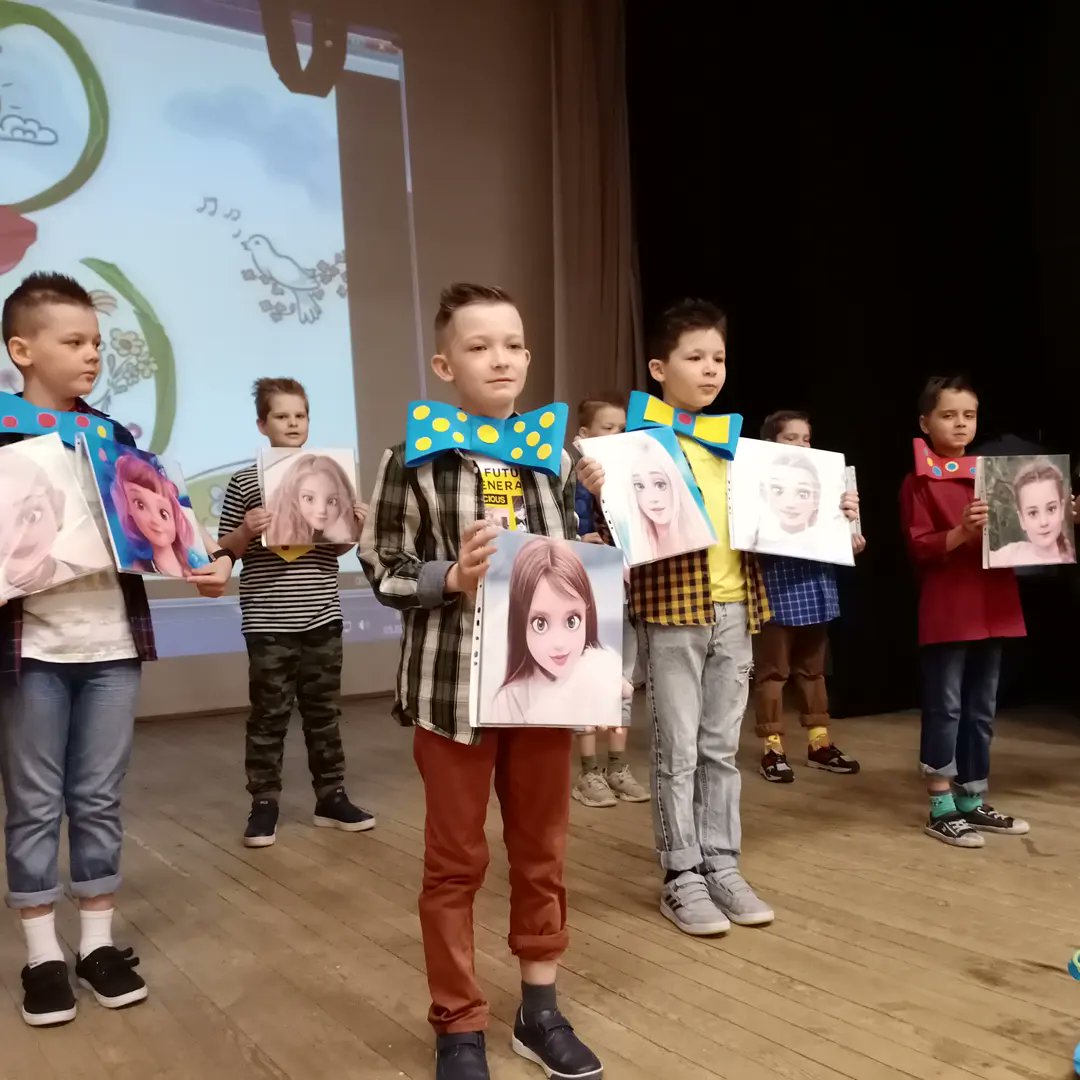 lepschina1's tweet photo. Два дня в #мбушкола93 проходила операция 8 Марта! 
Сильная половина школы пытались понять женский внутренний мир,  чтобы подготовить правильные поздравления. И... Получилось!!!! 
#мбушкола93 #планета93 https://t.co/FrvBe5zu83