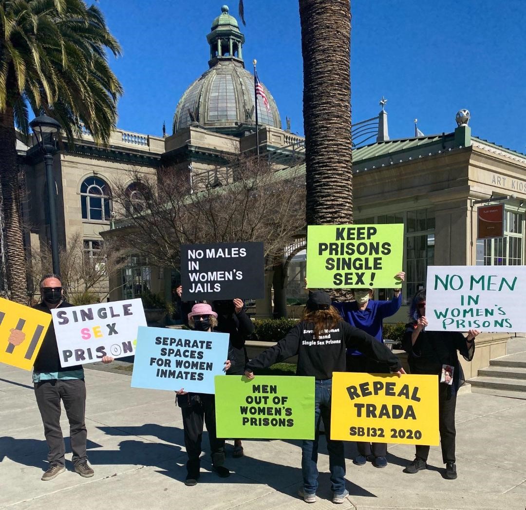 Barbarella451's tweet photo. San Mateo County Courthouse and Hall of Justice, Redwood City, California, USA #IWD2022 #KeepPrisonsSingleSex #GlobalPrisonProtest Men Out Of Women's Prisons! https://t.co/R4ThmdXMcA