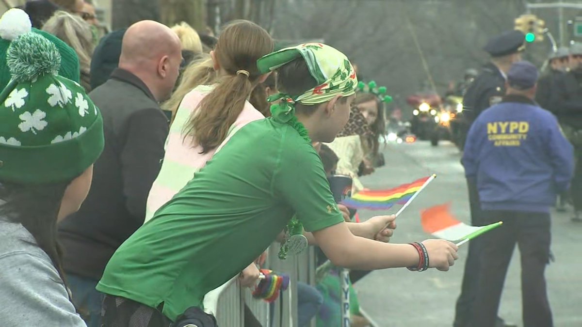 ABC7NY's tweet photo. Staten Island St. Patrick's Day Parade bans LGBTQ community members from participating https://t.co/gg1AovLIyj https://t.co/QKKJoI7Zle