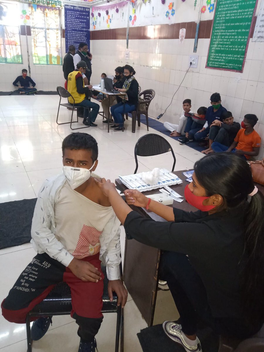 DMCentralDelhi's tweet photo. @DMCentralDelhi @DLCWCENTRAL WWO @anu_radha__ organized two special vaccination camps for 15-18 yrs of children for 2nd dose at SPYM Drug Deaddiction Centre, Delhi Gate and for refugee children in Pakistani Refugee Camp,Majnu ka Tila.

#delhiFightsCorona
#CentralDelhiFightsCorona https://t.co/ciTiswBPje