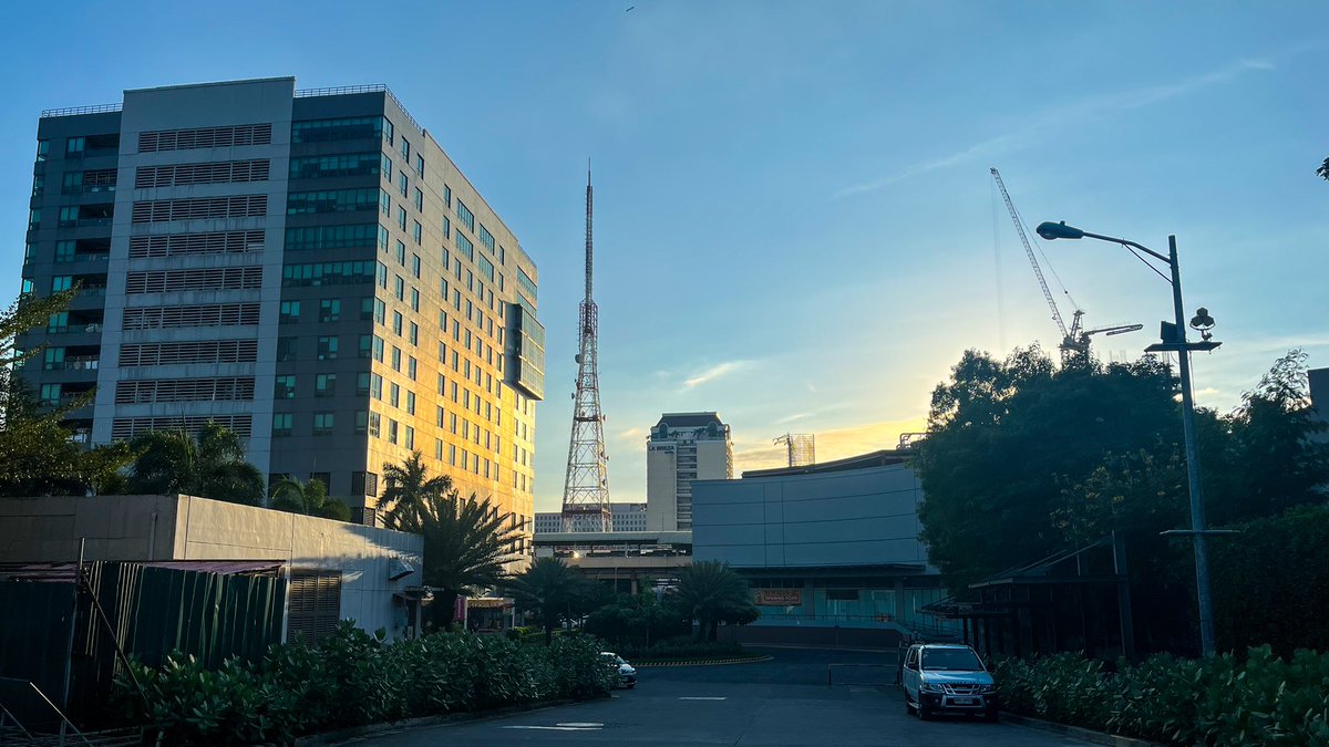 wanderfulsteps's tweet photo. Watch our Walking Tour at ETON CENTRIS 🌆🌇Click this link ➡️ https://t.co/CWBUZpvazd

#walkingtour #walkingtours #virtualtour #virtualtours #newnormal #newnormal
#walkingtourph #centris #etoncentris https://t.co/691vhyPEdk