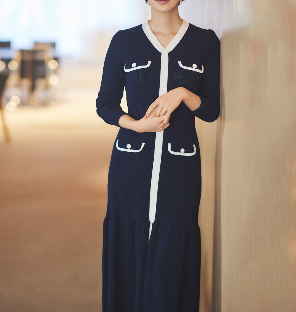 加藤綾子 さん衣装】 📺3/3 #LiveNewsイット/ 只今放送中『Live News