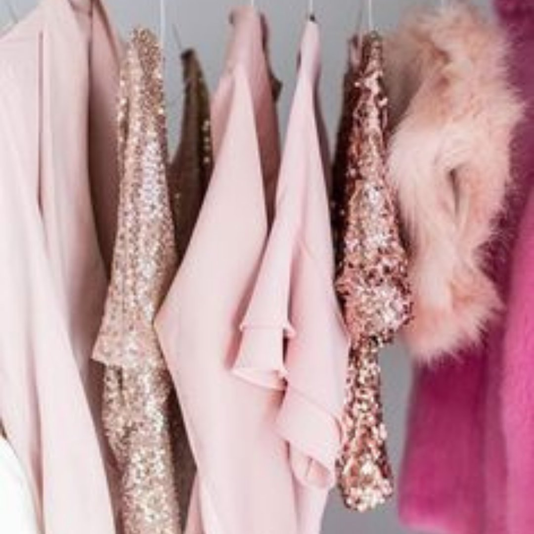 dfrontro's tweet image. Do you colour co-ordinate your clothes in your cupboard? I am that person - I need to see it like that, else I will never know what to wear!

#wardrobeproblems #lifeshacks #howto #colourcoordinate