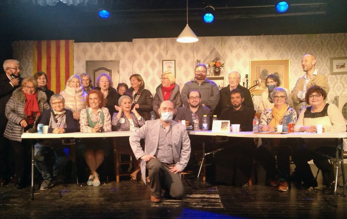🎭<a href="/JuntsXSabadell/">Junts per Sabadell🎗️</a> acompanyats pel regidor Cesc Baró i l'<a href="/AssocCultJxSbd/">AssociacioCulturalJuntsxSbd</a> ahir al vespre al <a href="/ciervoteatre/">El Ciervo Teatre</a> amb l'obra "La Ponència". Una trentena de persones de junts vam celebrar el centenari del Ciervo. Felicitats per la tasca teatral i cultural que feu per Sabadell!!
#cultura