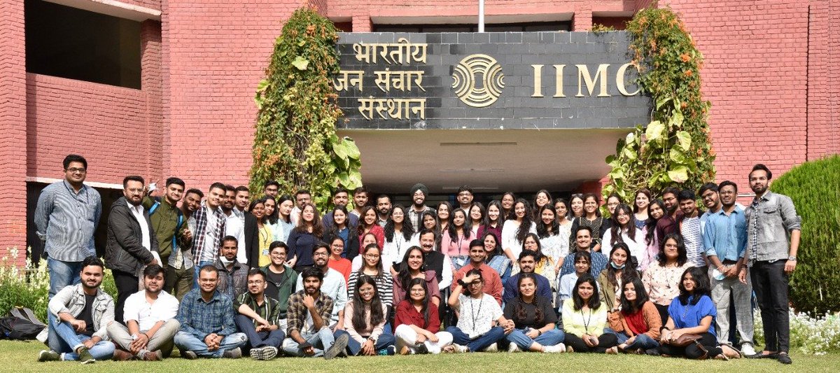 KyaChupana's tweet photo. Day 1: College 2.0 Offline.π Feels like meeting silver screen stars offline.
#FirstDayInCollege #Postlockdown
#IIMCFirstDayStories https://t.co/Ar690DEZ9N