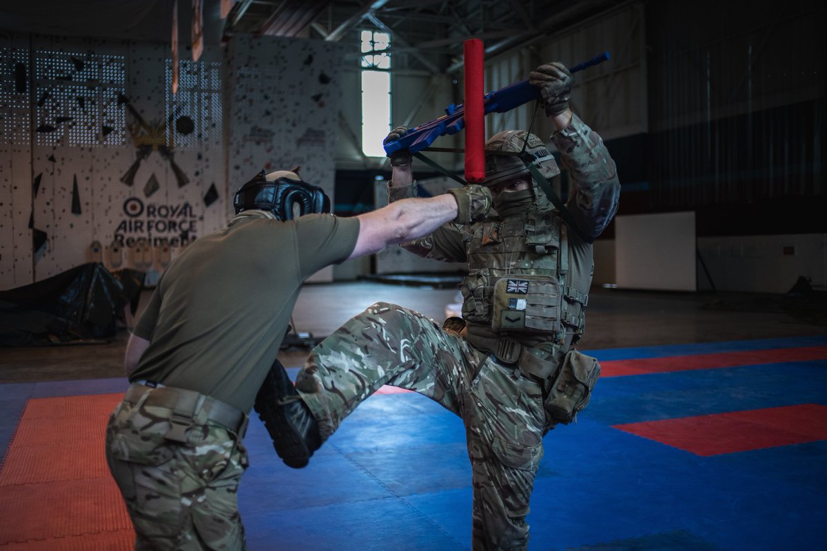 RAF_Regiment's tweet photo. The RAF Force Protection Centre @RAFHonington have been conducting the Defensive Tactics course that delivers a robust and resilient defensive tactics training solution to RAF Regiment Force Elements.
#AlwaysOperating https://t.co/ET9gkWRSY9