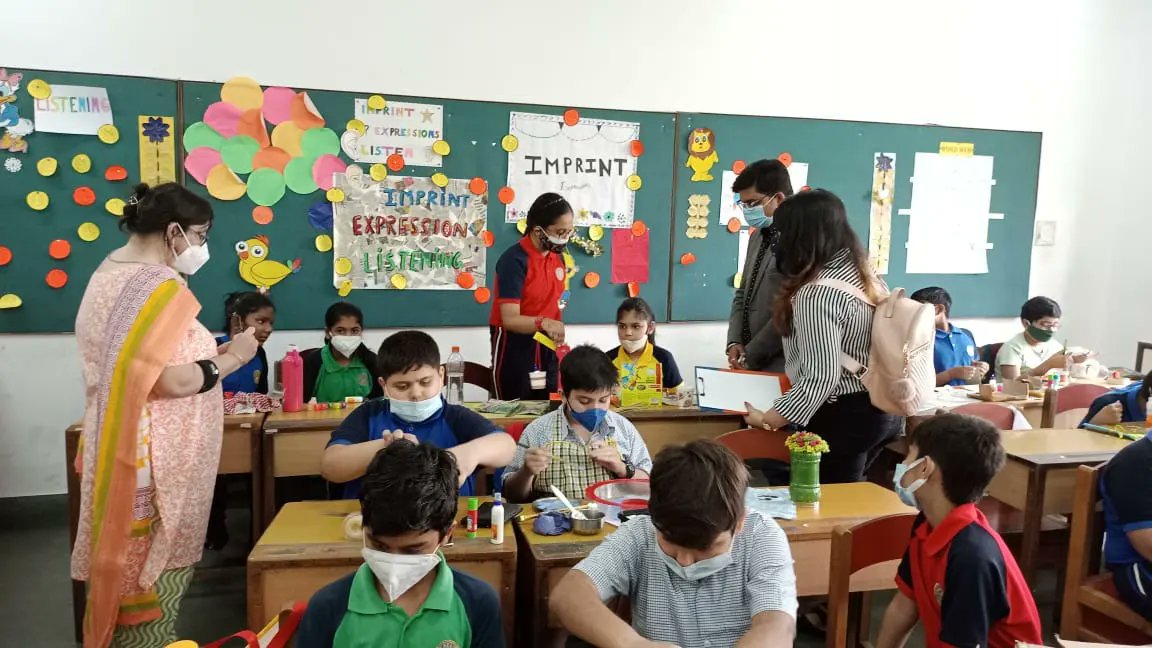 heritageschoolI's tweet photo. This event was of National Science Day that is celebrated in India on 28th February each year. This was a non-competitive event that was showcased to the ex-Heritans, Mehendi Basu, Dr. Shreya Gupta and Sumit Ray, who were impressed with the creativity of the students. https://t.co/qsItfjkKqz