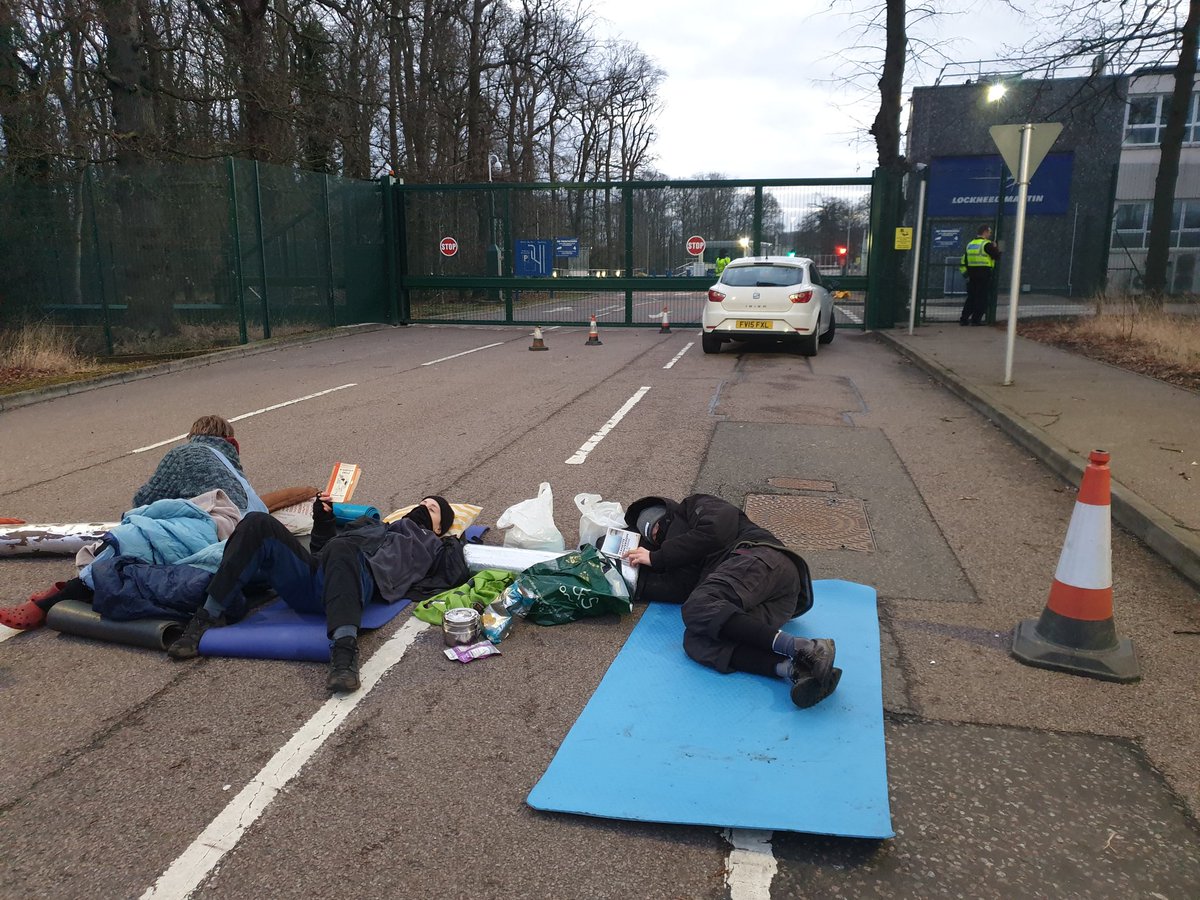 reports_red's tweet image. Shutting down the arms trade with @BlockLockheed!
Direct action taking on the business of mass murder.
NO to the war profiteers!