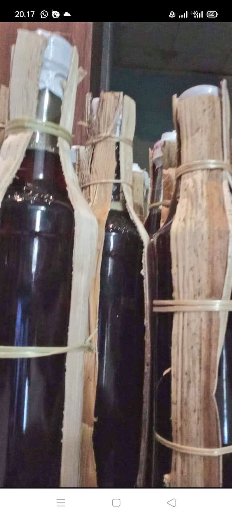 aym4r4's tweet photo. Madu Rimba Baduy.
Madu yang di panen dari hutan Pedalaman Baduy ini, dihasilkan oleh lebah liar. Dan kealamiannya masih terjaga kawan. Ada dua varian madu yang saya jual. Madu kuning (manis) dan madu hitam (pahit) bib @WagimanDeep212_
Tolong di rituit ya mbib. Haturnuhun https://t.co/ErSjBwx2Tj