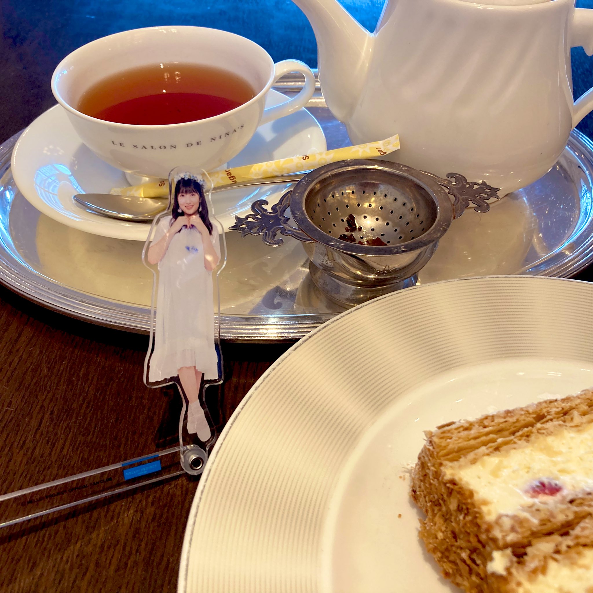 まちのひ 22 お誕生日ケーキということで みなとみらいの紅茶カフェで調べたらフランスのティーサロンがあり あかねちん となった 一部たのしみー Lesalondeninas T Co G7ovl7xor0 Twitter
