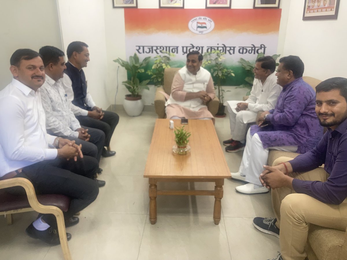 आदरणीय गोविन्द सिंह जी डोटासरा जी मुलाक़ात कर प्रभावी पैरवी की।⁦<a href="/ashokgehlot51/">Ashok Gehlot</a>⁩ ⁦<a href="/GovindDotasra/">Govind Singh Dotasra</a>⁩ ⁦<a href="/RahulGandhi/">Rahul Gandhi</a>⁩ ⁦<a href="/DrBDKallaINC/">Dr. Bulaki Das Kalla</a>⁩ ⁦<a href="/kana_ias/">Kana Ram</a>⁩ ⁦<a href="/Sos_Sourabh/">Sourabh Swami 🇮🇳</a>⁩ ⁦<a href="/zeerajasthan_/">ZEE Rajasthan</a>⁩ ⁦<a href="/1stIndiaNews/">First India News</a>⁩ ⁦@SumerKhatana8⁩ ⁦@BhanwarGurjar
