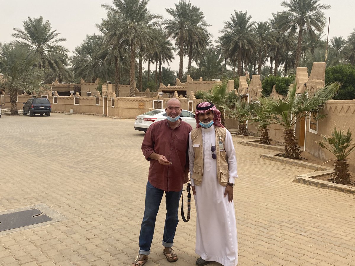 basil83838's tweet photo. تحقيقاً #لرؤية_المملكة  ممثلة بوزارة #السياحة سعدنا بإستقبال ومرافقة المؤلف والكاتب الألماني هاننق في محافظة #عنيزة والتعريف بأهم المعالم الحضارية والتاريخية فيها ، هدفها تأليف كتاب باللغة #الألمانية للتعريف الكامل عن المملكة🇸🇦@ArabTourismGate @tna_media24 @sauditga @saonaizah1 https://t.co/33v57TQUMZ