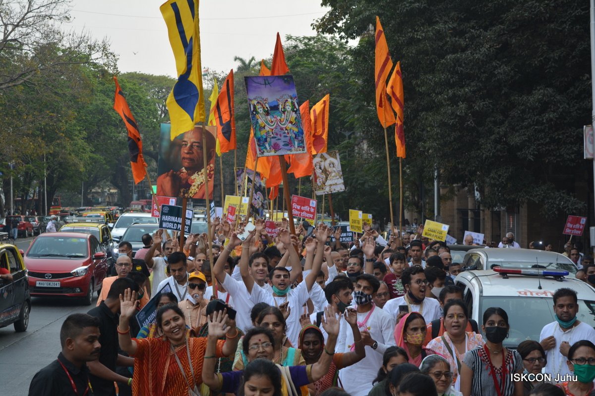 iskcon's tweet photo. #ChantforPeace - Mumbai, India https://t.co/YUNLkrhrsx