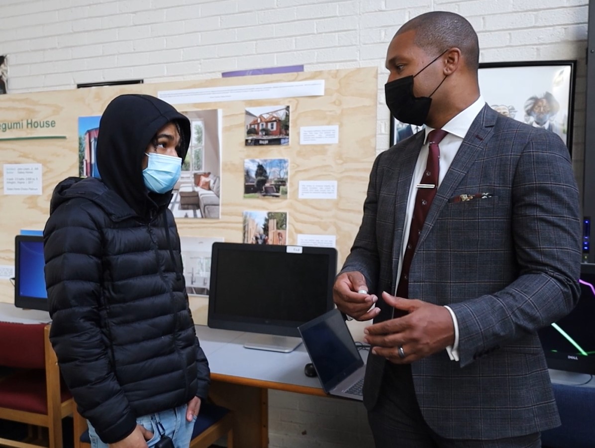 Young Men of Phelps and PENDMV hosted a Black Leadership Luncheon with guest speaker, WUSA 9 Sports Director Darren Haynes. The event encouraged students to live in their purpose and  understand what leadership looks like in person and on  social media
buff.ly/37aWxuP