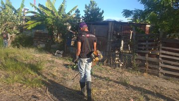PuestoComandoRA's tweet photo. #7Marzo Alcalde @JohendersonMrt continúa en la atención al pueblo #Linarense. Cuadrillas de limpieza y mantenimiento realizan labores de desmalezamiento en la Comunidad Sueños de la Revolución. #SomosTierraDeGracias
@Soykarinacarpio
@SGGAragua https://t.co/NseYbuXXNQ