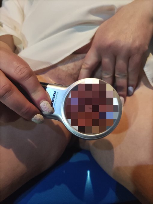 Miei carissimi amici porcelloni cosa ci sar&agrave; dietro questa lente di ingrandimento ?? Venitelo a scoprire<a href="/tag/model"class="tags"><span>#model</span></a><a href="/tag/follow"class="tags"><span>#follow</span></a><a href="/tag/beautiful"class="tags"><span>#beautiful</span></a><a href="/tag/actress"class="tags"><span>#actress</span></a><a href="/tag/followers"class="tags"><span>#followers</span></a>