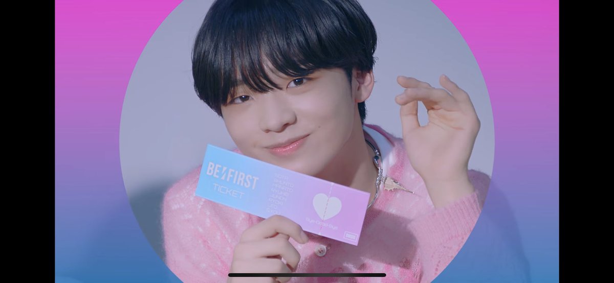 b__nanp's tweet photo. は？？？？？
かわいすぎて声出たけど！！？？？

BE:FIRST / Bye-Good-Bye -Music Video- https://t.co/MtZkGHVZN5
#BEFIRST 
#ByeGoodBye https://t.co/MQZkMSFldN