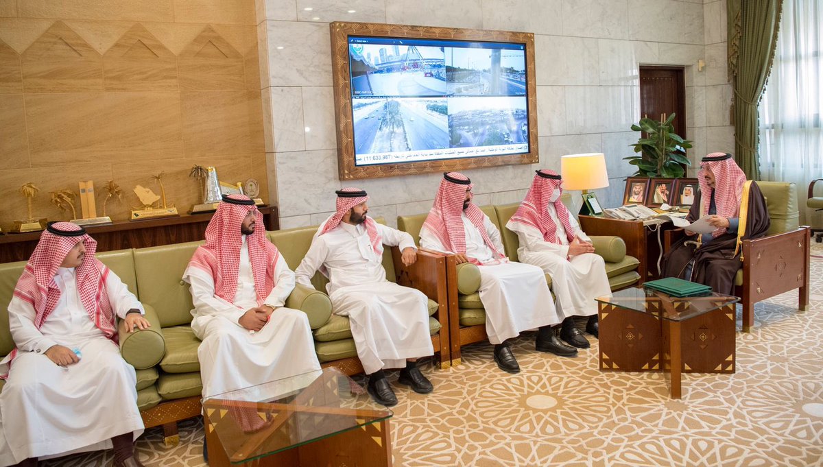 emara_alriyadh's tweet photo. سمو أمير #الرياض يستقبل المدير التنفيذي لمركز تمكين الكفاءات بوزارة الداخلية.

https://t.co/12TaB5FXyC

#إمارة_الرياض https://t.co/GClaUpDCCc