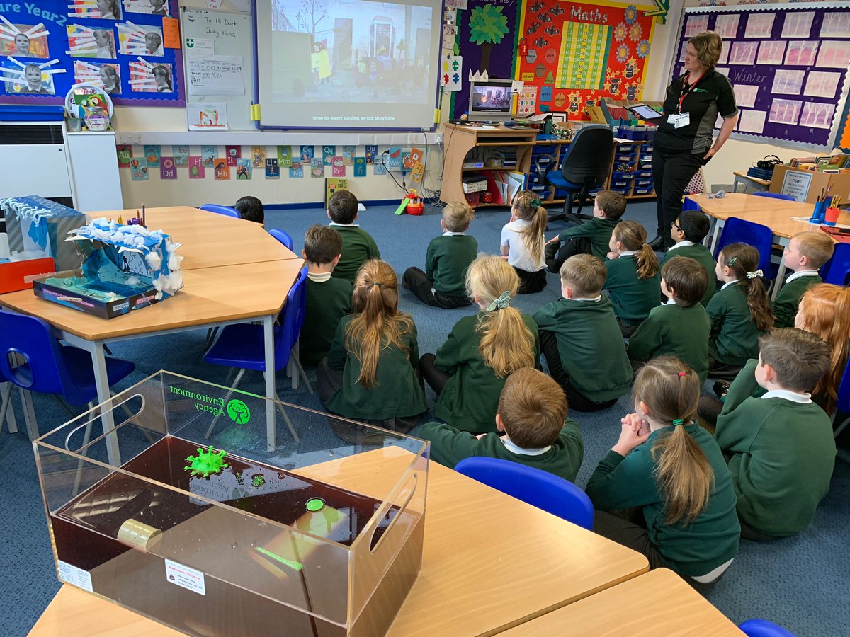 CEO Karen and our support staff Julie and Andrew are in <a href="/DurhamLanePri/">Durham Lane Primary</a> today, talking about #Flood resilience and #ClimateChange, using the tank (dont worry, its only cool tea) below to exhibit the dangers of flood water and how to prepare and stay safe! 📝🎒