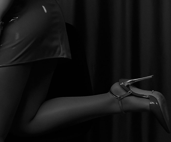 👑Slowly kiss my ankle and beg for more!  @FetishSupreme @DrainMe4Feet @haveallmymoney @rtfindom @Hawker881_Promo  #addicted<a class="tags" target="_blank" title="On Twitter" href="/?out=eyJ0eXAiOiJKV1QiLCJhbGciOiJIUzUxMiJ9.eyJpYXQiOjE3MjQ4NDEzNzcsImlzcyI6InR3cG9ybnN0YXJzLmNvbSIsIm5iZiI6MTcyNDg0MTM3NywiZXhwIjoxNzU2Mzc3Mzc3LCJyZWRpcmVjdF91cmwiOiJodHRwczovL3R3aXR0ZXIuY29tL0ZldGlzaFN1cHJlbWUifQ.bPhZmjGgSqJXqFDK3JncQdwzrZ4UEus2tuuRJNmX6lm-8oI_w3yCnM8O06KQyWK_CMoAdtbkFdb1p4-jDxG19A">@FetishSupreme</a><a class="tags" target="_blank" title="On Twitter" href="/?out=eyJ0eXAiOiJKV1QiLCJhbGciOiJIUzUxMiJ9.eyJpYXQiOjE3MjQ4NDEzNzcsImlzcyI6InR3cG9ybnN0YXJzLmNvbSIsIm5iZiI6MTcyNDg0MTM3NywiZXhwIjoxNzU2Mzc3Mzc3LCJyZWRpcmVjdF91cmwiOiJodHRwczovL3R3aXR0ZXIuY29tL0RyYWluTWU0RmVldCJ9.2j-ePqim-6jNM6vsYr-Ov89HLj-KAeT9NIJYuZo7_DBQCAk6kQTITpXdgEZdSoJABXz6ebqDIKmccoGPh279eA">@DrainMe4Feet</a><a class="tags" target="_blank" title="On Twitter" href="/?out=eyJ0eXAiOiJKV1QiLCJhbGciOiJIUzUxMiJ9.eyJpYXQiOjE3MjQ4NDEzNzcsImlzcyI6InR3cG9ybnN0YXJzLmNvbSIsIm5iZiI6MTcyNDg0MTM3NywiZXhwIjoxNzU2Mzc3Mzc3LCJyZWRpcmVjdF91cmwiOiJodHRwczovL3R3aXR0ZXIuY29tL2hhdmVhbGxteW1vbmV5In0.us8IEve_E041m8DarZveSWfDTMgQ2KA7jcsL_2iUyzu5jdMjYTxgEw_m77bAKB4XWqk_VszLPY_SU1Ql6exAYQ">@haveallmymoney</a><a class="tags" target="_blank" title="On Twitter" href="/?out=eyJ0eXAiOiJKV1QiLCJhbGciOiJIUzUxMiJ9.eyJpYXQiOjE3MjQ4NDEzNzcsImlzcyI6InR3cG9ybnN0YXJzLmNvbSIsIm5iZiI6MTcyNDg0MTM3NywiZXhwIjoxNzU2Mzc3Mzc3LCJyZWRpcmVjdF91cmwiOiJodHRwczovL3R3aXR0ZXIuY29tL3J0ZmluZG9tIn0.IPXIPtv-j3I3GyuxvzUs0VrtnatJd1lUNk6PYfrrxqyw5p4A720wdsdAQbupP5YZGhULONKO0rz0Gs6nzdLcPA">@rtfindom</a><a class="tags" target="_blank" title="On Twitter" href="/?out=eyJ0eXAiOiJKV1QiLCJhbGciOiJIUzUxMiJ9.eyJpYXQiOjE3MjQ4NDEzNzcsImlzcyI6InR3cG9ybnN0YXJzLmNvbSIsIm5iZiI6MTcyNDg0MTM3NywiZXhwIjoxNzU2Mzc3Mzc3LCJyZWRpcmVjdF91cmwiOiJodHRwczovL3R3aXR0ZXIuY29tL0hhd2tlcjg4MV9Qcm9tbyJ9.UHByxBFPpxFeyflZUopJ9uFNFXfoM0tzwK_FbkSn_al6auyL-VnjjNCz4MIKgTGWAjb-Zp0yWNIIL0Lsd_h9Qg">@Hawker881_Promo</a><a href="/tag/addicted"class="tags">#addicted</a><a href="/tag/tan"class="tags"><span>#tan</span></a><a href="/tag/black"class="tags"><span>#black</span></a><a href="/tag/footfetish"class="tags"><span>#footfetish</span></a><a href="/tag/shoe"class="tags"><span>#shoe</span></a><a href="/tag/heels"class="tags"><span>#heels</span></a><a href="/tag/femdom"class="tags"><span>#femdom</span></a><a href="/tag/findom"class="tags"><span>#findom</span></a>