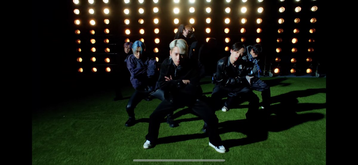 b__nanp's tweet photo. ここのいじいじしてるダンス（？）好き

BE:FIRST / Bye-Good-Bye -Music Video- https://t.co/MtZkGHVZN5 

#BEFIRST
#ByeGoodBye https://t.co/UinGxb7m0Y