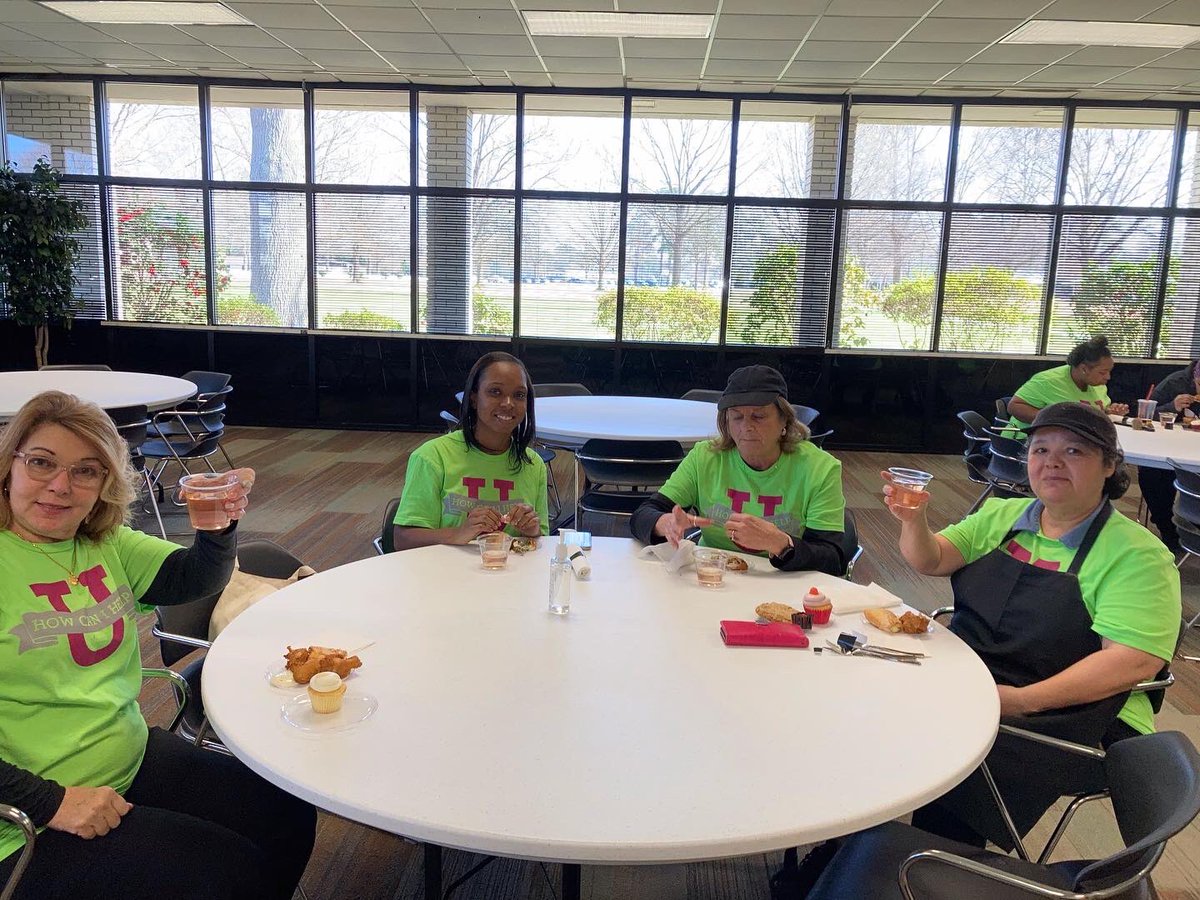 UmoDining's tweet photo. Our team had a nice time celebrating Employee Appreciation Day last week. Thanks to all that signed our banner! #sodexothanksu #thankstothem #employeeappreciationday #umodiningteam https://t.co/kp6EiIpyRy