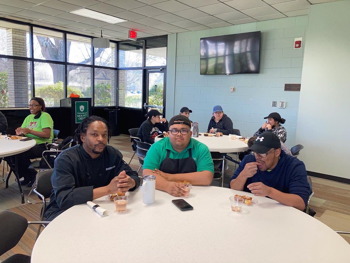 UmoDining's tweet photo. Our team had a nice time celebrating Employee Appreciation Day last week. Thanks to all that signed our banner! #sodexothanksu #thankstothem #employeeappreciationday #umodiningteam https://t.co/kp6EiIpyRy