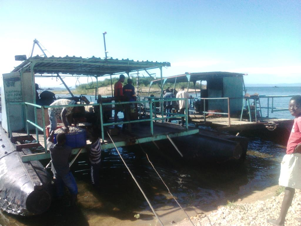 patsaka_trust's tweet photo. New fishing rigs are a threat to the fishing industry @Zimparks @ZacrasOnline @JTChirinda @InfoMinZW @ZimTreasury @YetTrust @euinzim @misazimbabwe https://t.co/Gh4AHZRmyu https://t.co/Y5geeyChTh