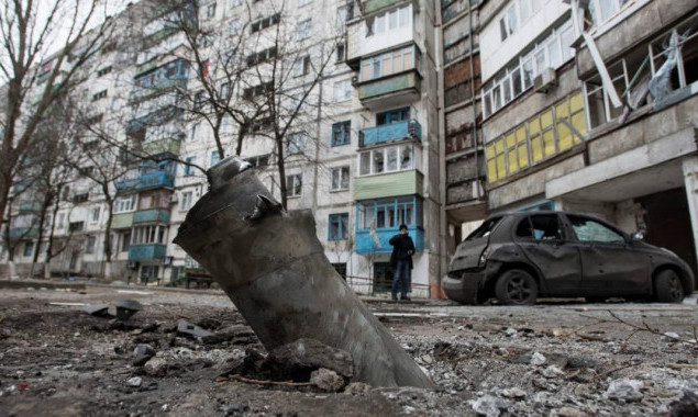 There is a humanitarian catastrophe in #Vorzel village, Kyiv region.
The bodies of the dead lay on the streets.
People have nothing to eat or drink. When people go out in search of food or water, the occupants shoot them.

This is #genocide of ukrainians!
#CloseTheSky #StopPutin