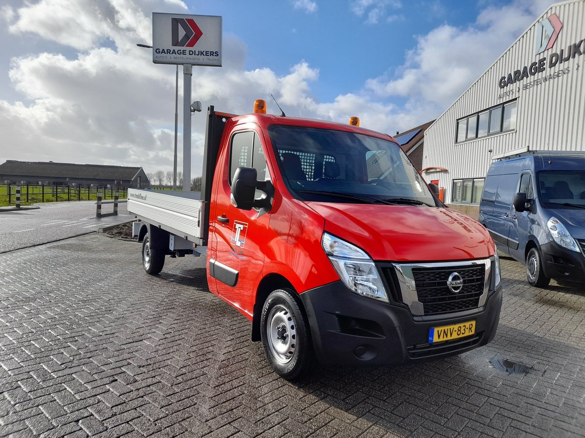 GarageDijkers's tweet photo. Track Line had geen zin om te wachten op een nieuwe Master met een levertijd van ruim een half jaar. Gelukkig konden we in den lande deze Nissan NV400 vinden, https://t.co/Oec83CqR0F