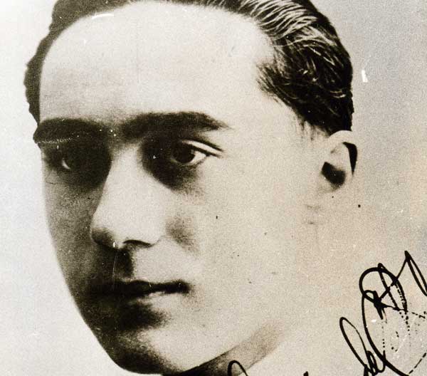 EGREMOFICIAL's tweet photo. 📝 Un día como hoy del año 1906 nace el destacado músico, multinstrumentista y compositor cubano Alejandro García Caturla. Cultivador de la música afrocubana en el género sinfónico, fue un artista adelantado a su tiempo.

#EGREM #SienteLaMúsica #LaMusicaVive https://t.co/UkFUAxVMLb