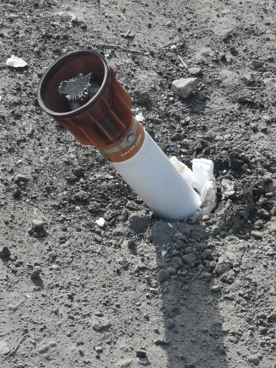 eokhub's tweet photo. In the last couple of days, a new #Russian “9B899 (9Б899)” caused attention in the explosive ordnance sector. If this is a new type of #submunition, modified RBK-500U BETAB-M or #decoy or something else, time will show.
Credit: #twitter
#ukraine #russia #EOD #eokhub #airdrop https://t.co/lkGZ8IPgB3