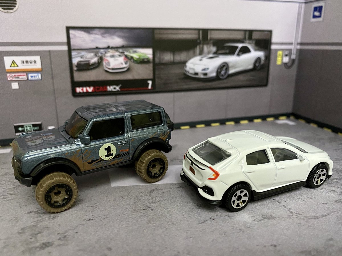 AGC34X's tweet photo. Ford Bronco 21 #HotWheels
Honda Civic 17 #Matchbox

#164Collection https://t.co/yMHkAKsOAd