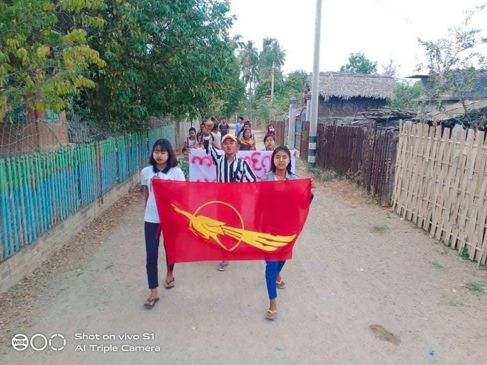 Residents from a village in eastern section of #YinMarBin Tsp marched to remove the #GenocidalMilitary. #MassacreInMyanmarByJunta #2022Mar7Coup #WhatsHappeningInMyanmar