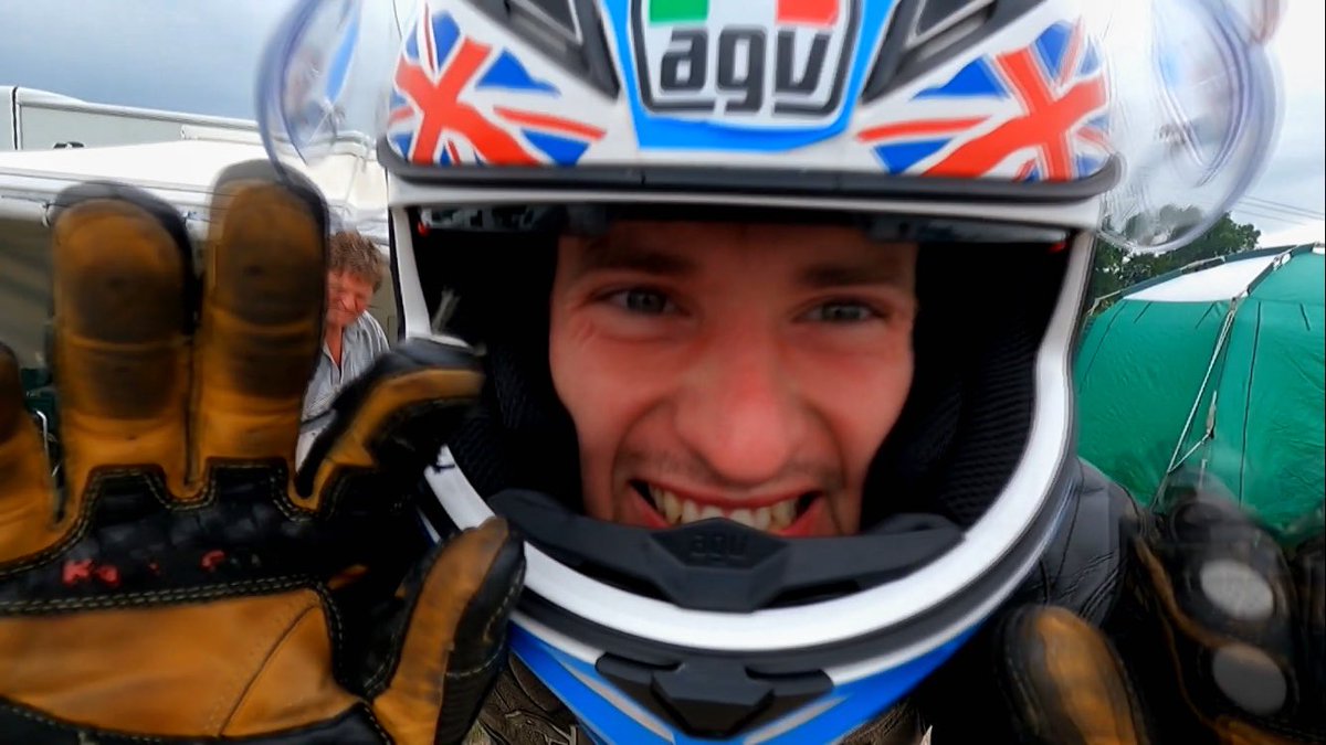 HarleyRush70n's tweet photo. 📹🔵🟡 First Video Log Released on YouTube Today from Oulton Park Wirral 💯 2️⃣0️⃣2️⃣1️⃣

Click on the link and have a watch ▶️🟥 https://t.co/T57a6ttGFv

#videolog #firstedition #wirral100 #youtube #takeawatch #screenshot #agv #knox https://t.co/mYP94EoOKy