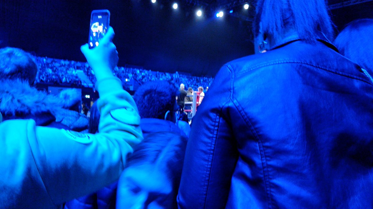 brianma94's tweet photo. Just some pics to see how disappointed I have been with this event. So disrespectful people not allowing the others to see. Security should have been much more strict. If you don't sit, you are kicked, period. I paid to watch a screen. #showstarboxing https://t.co/cBOPO5ehO3