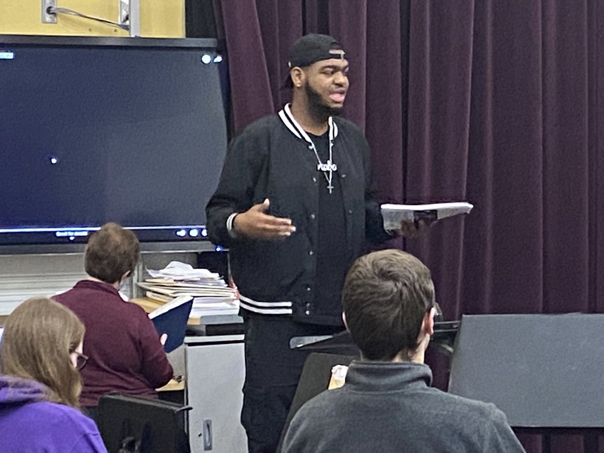 We’re excited to have KJ Queener back in our building who graduated just last year. KJ is involved with Shadowbox Live and their STEM Rock the Box educational program. This morning he is sharing the opportunities our students have to be involved! Thanks for coming, KJ! #ReynProud