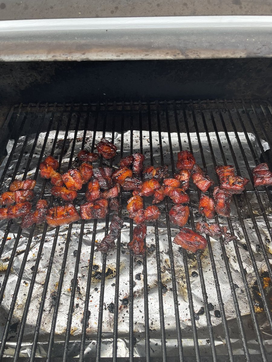xraysmitty's tweet photo. @MeatChurch  the wife and I tagged team on this one . Pork belly burnt ends … and the fried rice to go with it https://t.co/E4WdLkM20E