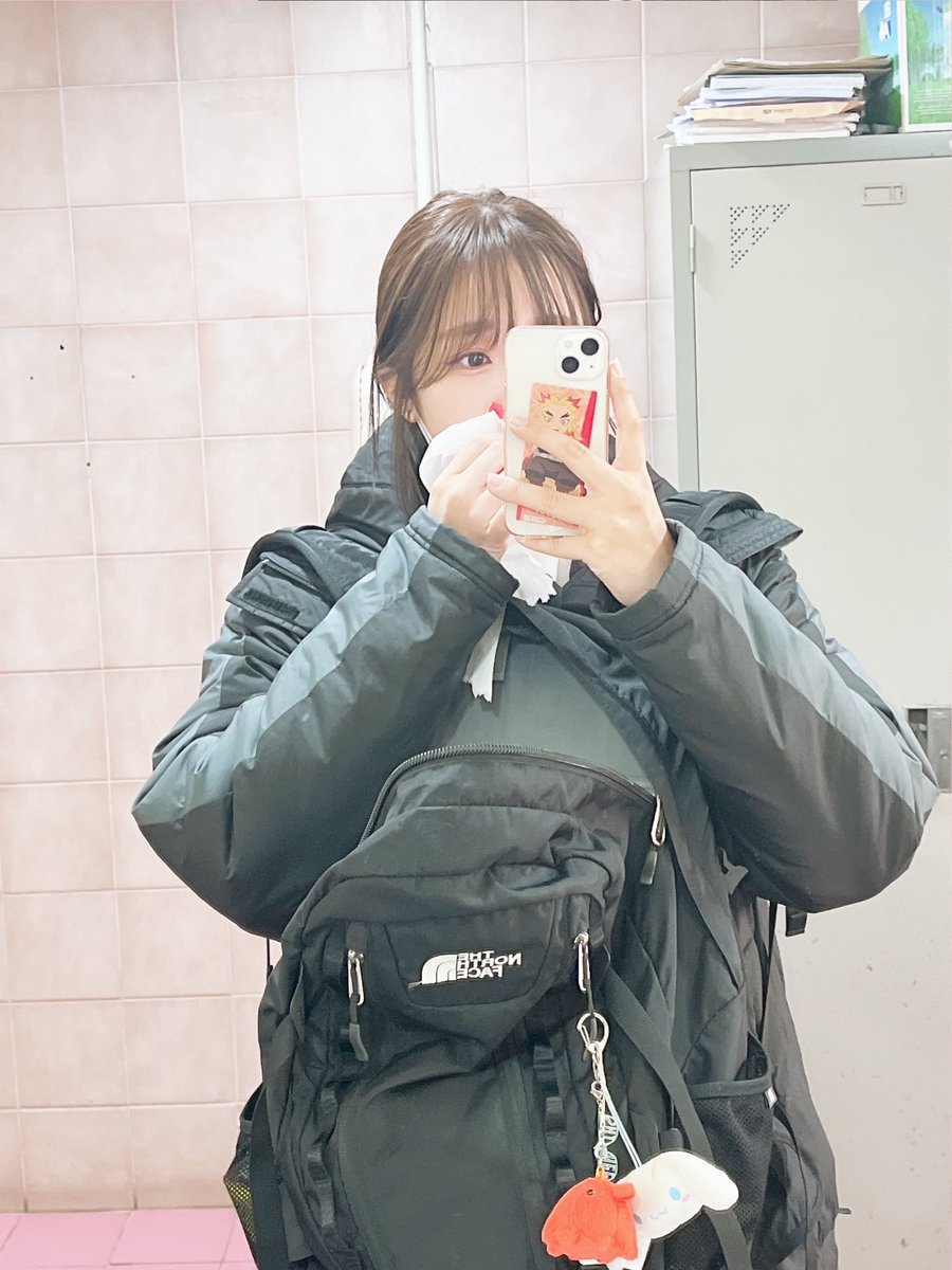 nxy_19's tweet photo. 学校ではなぢ出た！恥ずかしかった！でもギャルだから記念撮影は忘れなかったദ്ദി^._.^) https://t.co/fEbdgg2kDh