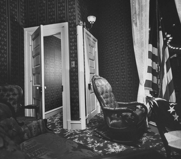 LinConspirators's tweet photo. #OTD Mar. 7, 1865: @fordstheatre employee Tom Raybold broke the lock of the Presidential box in order to seat some late arriving patrons. This was established by #EdmanSpangler’s defense at the trial after it was implied that Ned may have damaged the lock to aid #JohnWilkesBooth. https://t.co/wVoX8T6vi7