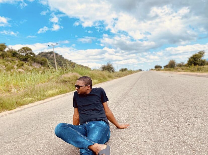 CODEActivist's tweet photo. 6. He is the Cool boss 

Working for Hamzy >>>> anything 
If not for one thing one would say  quit your jobs and CODE !
😌☺️ https://t.co/ooJsd7K4Ta