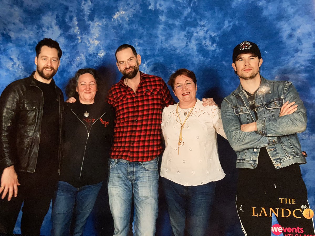 bijouxenbouton's tweet photo. #Outlander #LandCon4 #DuncanLacroix #RichardRankin #cesardomboy #timdonnie https://t.co/NndomWBGc4