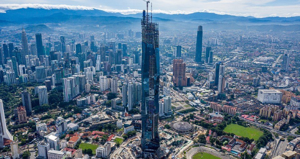 nizambakeri's tweet photo. The second tallest building in the world. Worth the flash flood every damn time, amirite? https://t.co/TLxzxrATGG