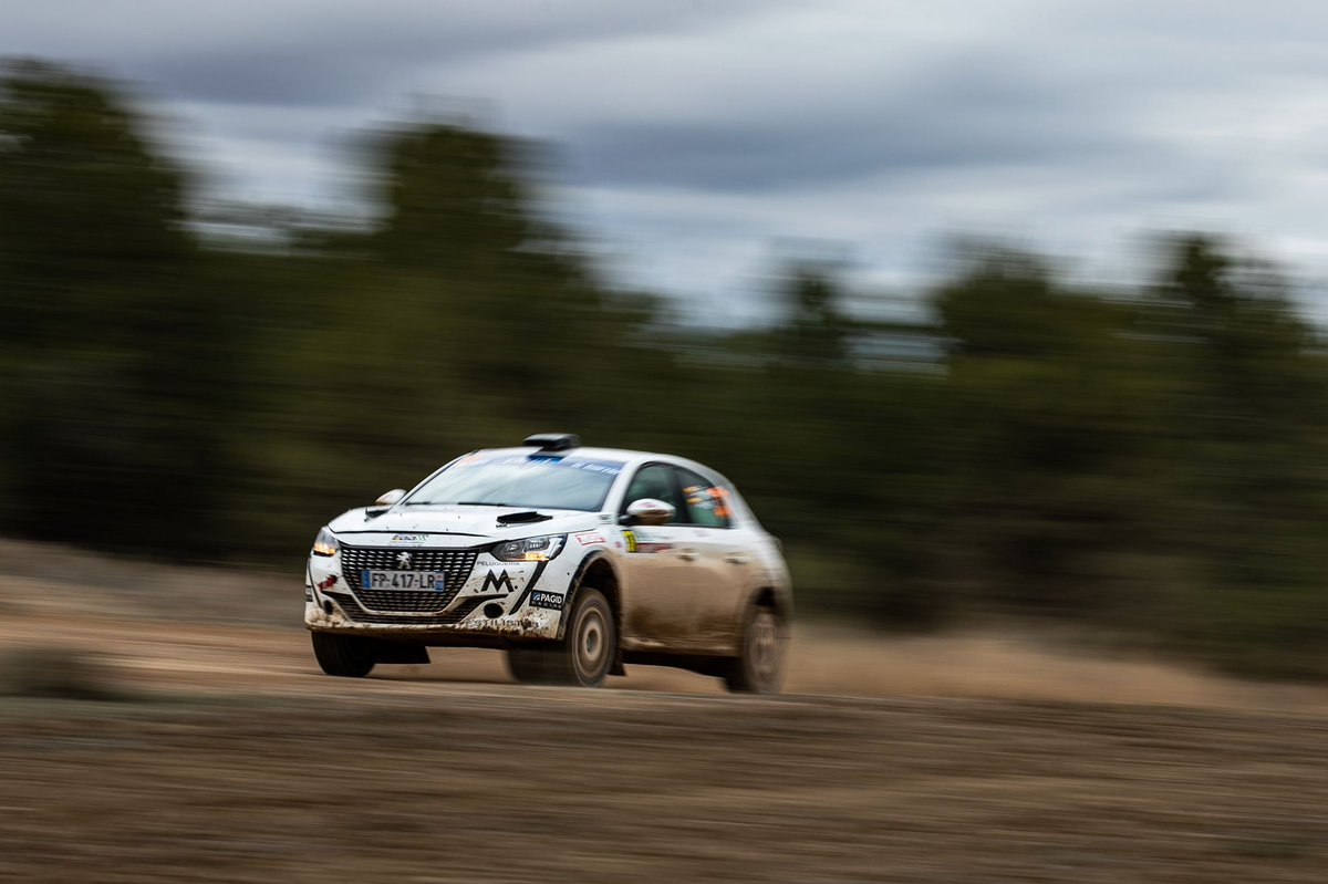 PeugeotES's tweet photo. ¡Doblete del #Peugeot208Rally4 en el inicio del Trofeo 2RM del @SuperCER_RFEDA! Triunfo para @OscarPalomo27 estrenando los colores del @RallyeTeamSpain, que lucirá en el @FIAERC y la @cup_rally. Y 2ª plaza para Delbin García, ganador del @RTierrasAltas dentro de la #BkJuniorRTS. https://t.co/VyTRFv04ne
