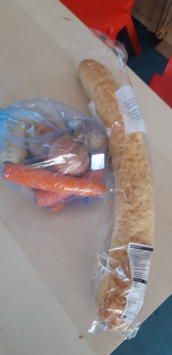 OLadyOLourdes's tweet photo. Soup packs available from our larder this morning. There is a recipe you can take a photo of. Perfect for heating you up on a chilly day. Lots of fresh bakery items too. Come along and help us make some space for our next donations. @nbrly @FareShareUK @AldiUK @tesco https://t.co/CV3MqZ4mow