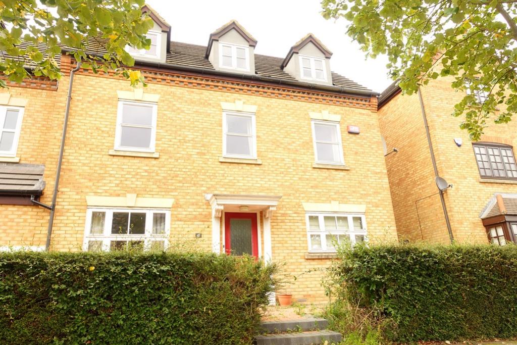 AztecLettings's tweet photo. 5 Bedroom, Detached! 🏠

⭐ Sought after location
⭐ Good school catchment
⭐ Extended lounge
⭐ Separate dining room
⭐ Three bathrooms

Arrange a viewing now! 👉 https://t.co/euPLw5NBvG

#propertytoLET #lettingagents #miltonkeynes #property #properties #propertyinmk https://t.co/WwCJYjKY3K