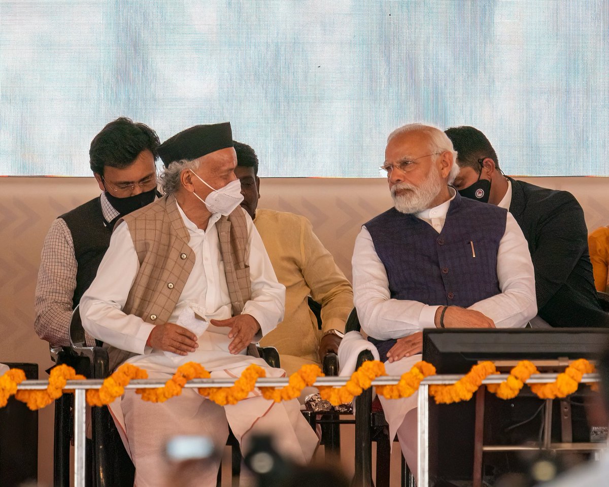 AkkiParanjape's tweet photo. Honourable PM sir @narendramodi
@PMOIndia I am suffering from Wilson's disease since last few years. I have lost my partial body control due to it. However my passion for photography has helped me to work in this field. 5 years ago I had written to you about shortage of medicines https://t.co/UwUPD6Mod6