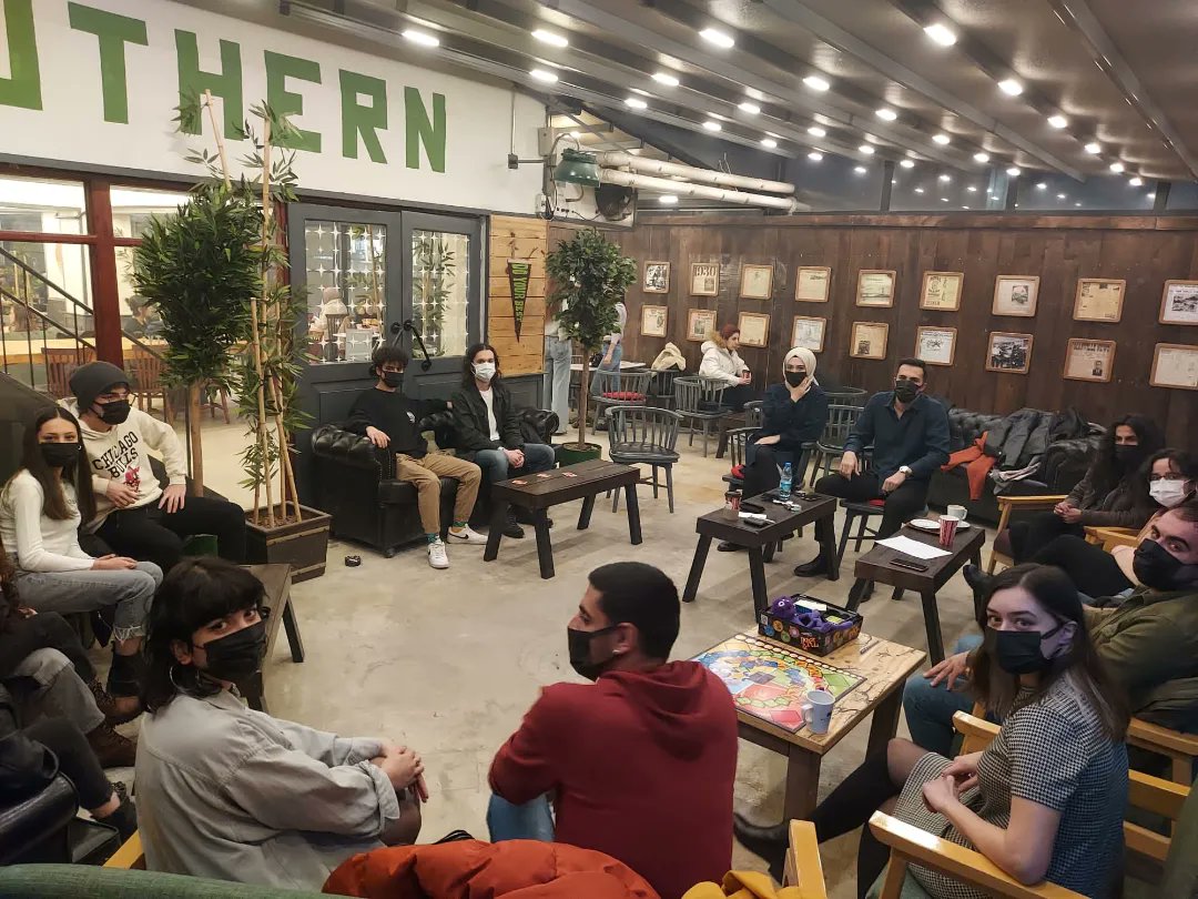 Ahbaplarımızla birlikte gönüllü toplantımızı gerçekleştirdik. Gelecek etkinlikler hakkında fikir alışverişinde bulunduk. Toplantı sonrası oyun oynayarak döneme keyifli bir başlangıç yaptık. 💚
@ahbap_uni @ahbap_afyon