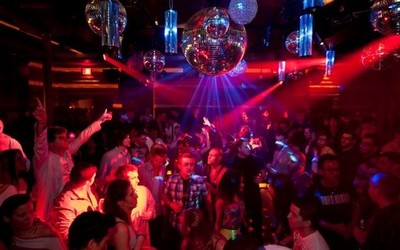 robertoperezpy's tweet photo. 🗞️Agresión a una mujer en Discoteca. 

📞"Lamentable, triste, no hay palabras para describir. Ellos llegaron al local, ella y su novio, a las 2 de la mañana, con 10 amigos, reservaron una mesa".

🚹Enrique Gómez de la Fuente, Abogado. 

#PPpy #650AM https://t.co/sQZ8sfoTvb
