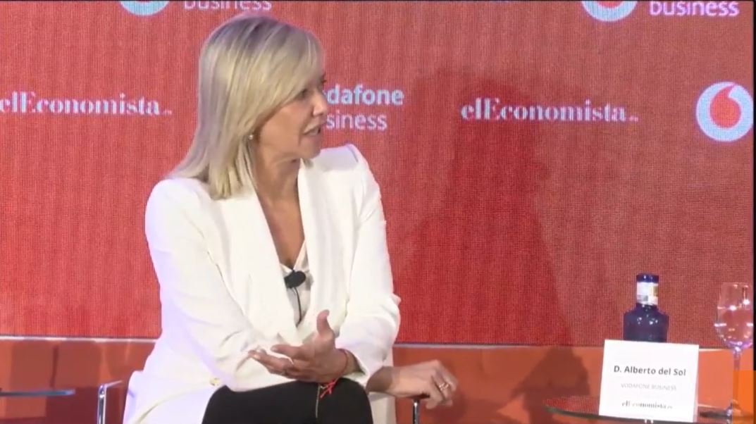 VodafoneEmpresa's tweet photo. 🗣️ “Las herramientas digitales deben ser adaptables, fáciles de implementar y ayudarles a la colaboración entre sus empleados y con sus clientes” Rosa Martínez (@SageSpain) en #KitDigitaleE

🔴 #ENDIRECTO 
👉🏻 https://t.co/BbyTzVPtFp https://t.co/T3BYProrwU